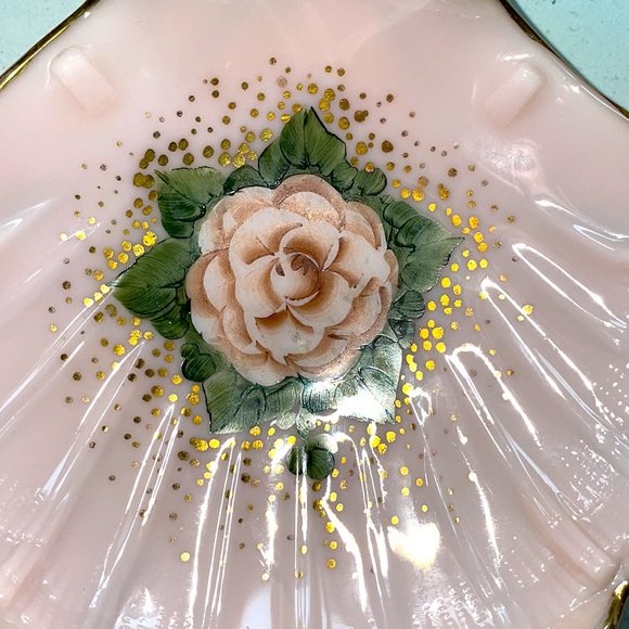 Milk Glass Cambridge Crown Tuscan Footed Shell Candy Dish with Gold Trim - Picture 4 of 5